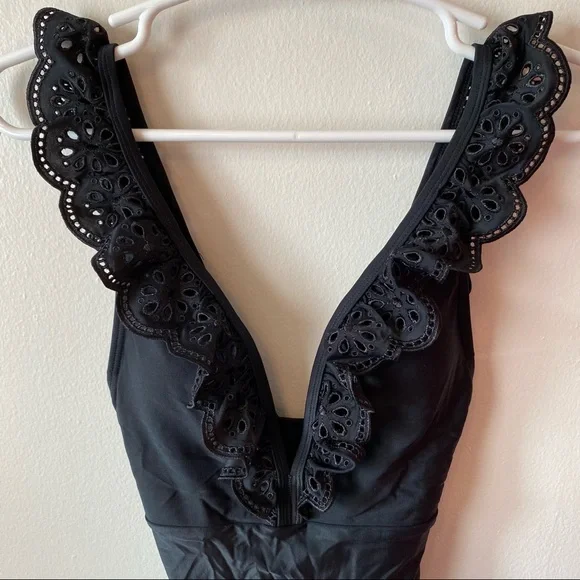 Avec Les Filles Ruffle Top One Piece Swimsuit - Picture 4 of 13